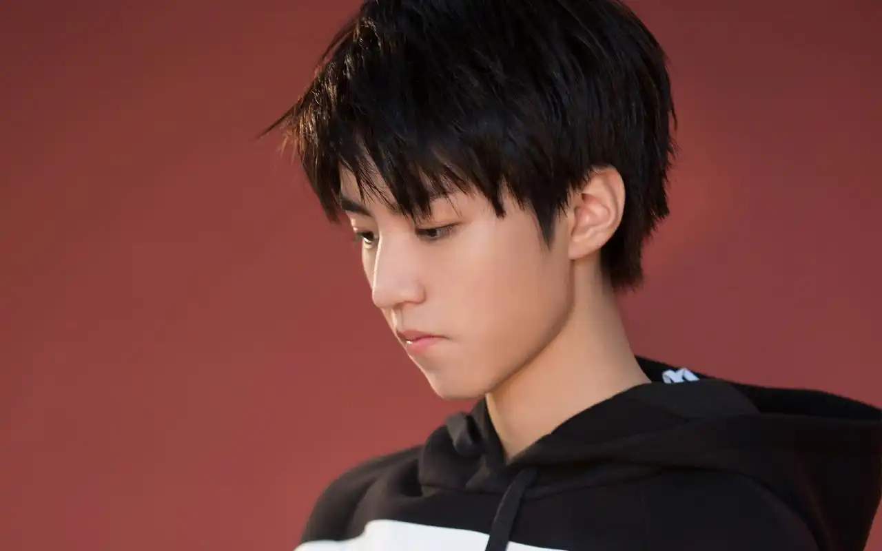 王俊凯杂志封面帅气写真高清图片壁纸