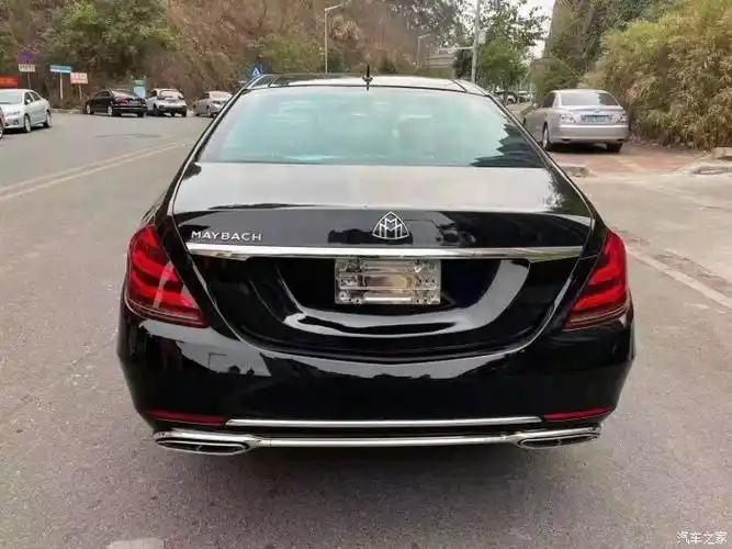 奔驰迈巴赫s500,新车内外风格都更加硬朗,配置也更加主流