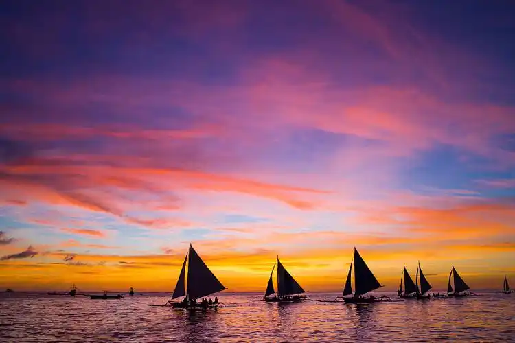 日落帆船图片