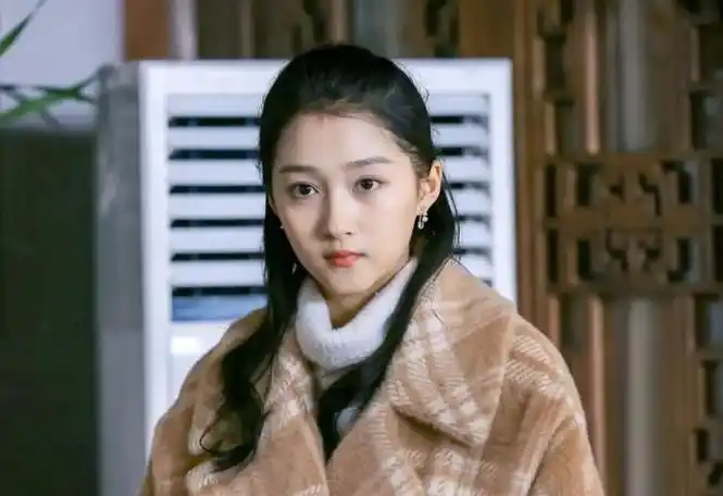 关晓彤的电视剧(关晓彤本色出演北京妞)