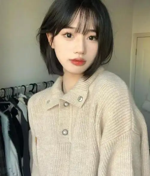 毛晓彤在电视剧中展现了一款洋气减龄的齐耳短发,引起了广大圆脸女生