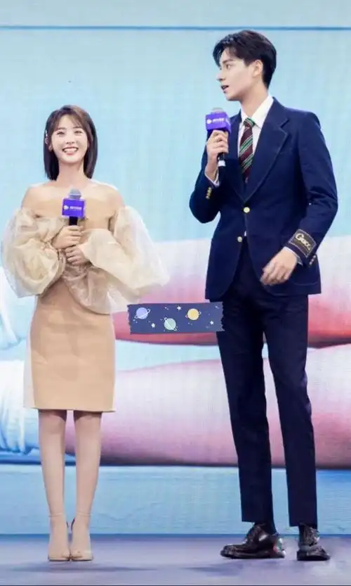 满屏160-女主配185 男主的偶像剧,确定不是在整导演吗?