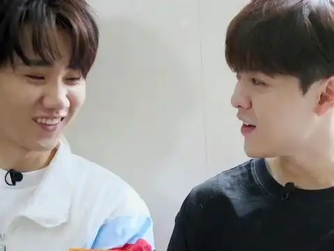 《做家务的男人》幕后花絮:汪苏泷尤长靖梳狗毛 用狗毛织毛衣?