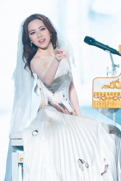 邓紫棋妈妈生日在父亲节##邓紫棋iamgloria世界巡回