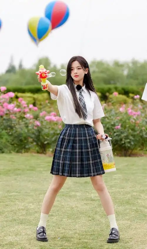 杨超越的校服神图,虽然可能性不大,但还是希望在影视剧中看到杨超越的