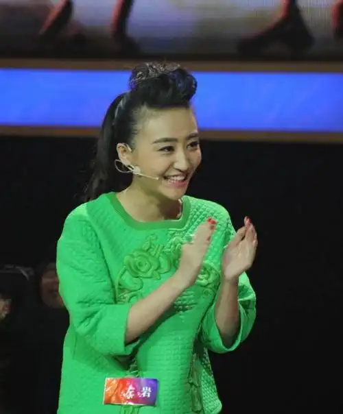 主播左岩:曾和杨迪传绯闻,离开浙江卫视低调嫁普通人同样幸福