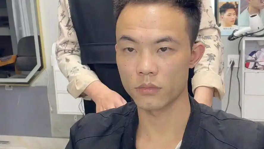 男生稀少头发,必备发型