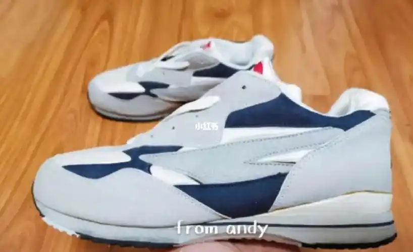 无意在网上看到李宁90年代经典运动鞋,勾起满满的儿时回忆.