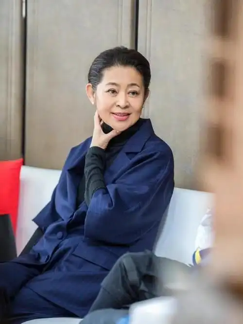 倪萍和王文澜离婚17年,两人的生活相差太大