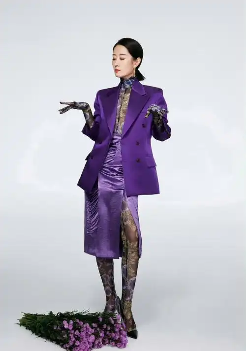 刘敏涛这个眼神真是绝了,太犀利了,招架不住梦回红色高跟鞋