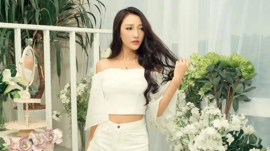 amika小清新美女写真4k壁纸