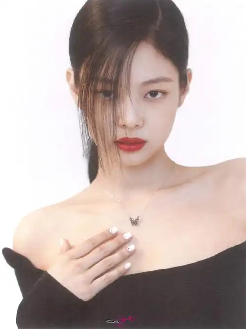 jennie超话94#blackpink正规二辑bornpink预告海报#【glamour独家】