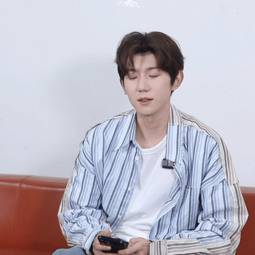 王源介绍两部待映电影##王源想删掉的朋友圈##王源歌可以拖剧组材能