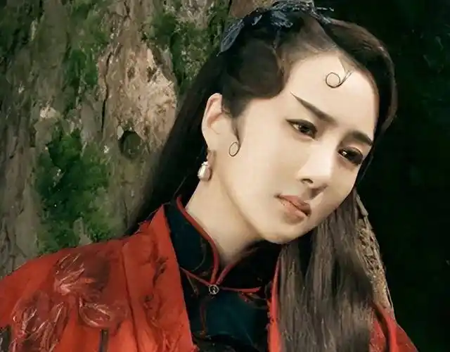 她曾是古装第一美人,被狗咬毁容后,如今40岁靠演坏女人翻身_李依晓