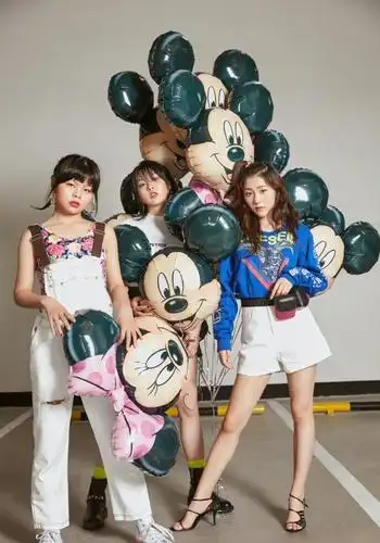 "最丑女团"3unshine终于逆袭,硬照穿搭走青春少女风,顺眼多了!