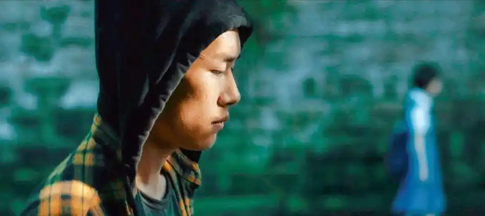 少年的你里面这座城市他的魔幻气质从哪里来