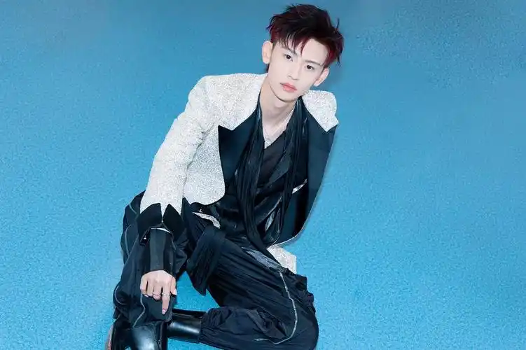 小鬼王琳凯20210601小鬼王琳凯滋色品牌代言人小鬼王琳凯偶8o8xgwlk鬼