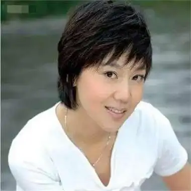 邹伟闫妮离婚20年,他再婚生子获幸福,她和小鲜肉恋爱至今未婚