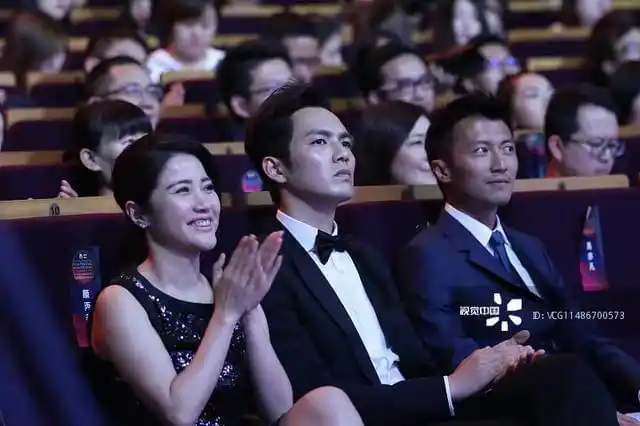 钟汉良与莫文蔚,谢霆锋的罕见同框,这画风好萌!