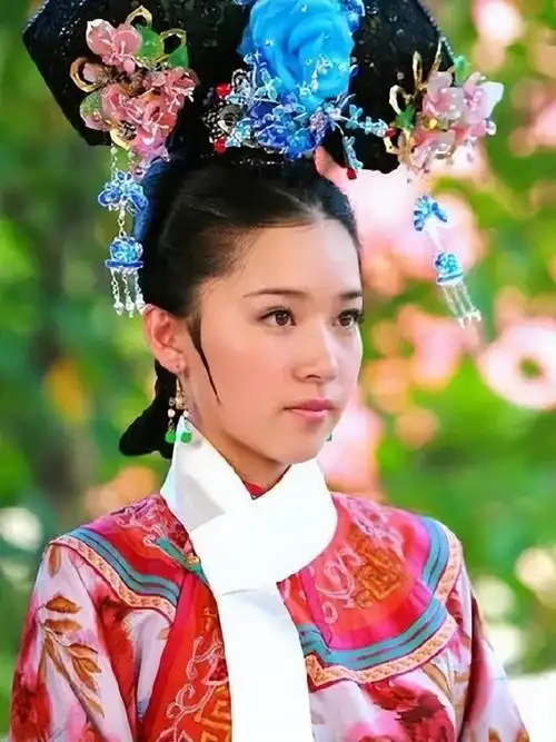 虽然欣荣格格在剧中的角色是第三者,但是因为阚清子绝美的长相,和我见