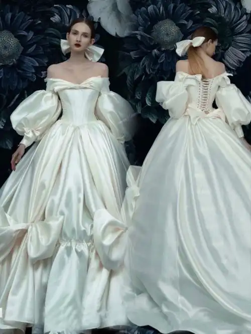 1919s复古的宫廷风婚纱是中世纪的古典浪漫