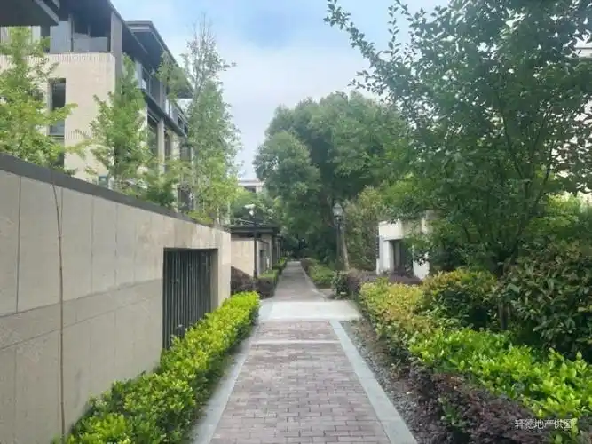 店长力推青浦朱家角一号小别墅大花园适合老人居住