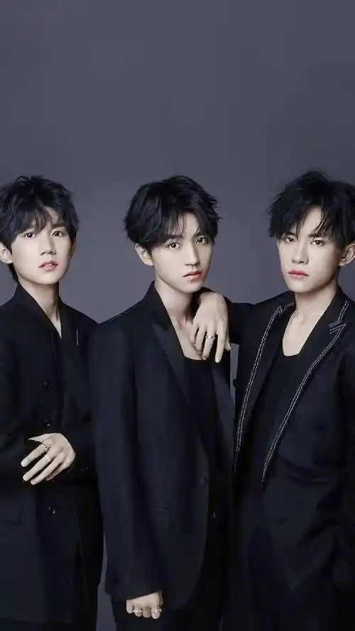 王俊凯王源祝易烊千玺生日快乐,连续9年没停过,明年8月或合体