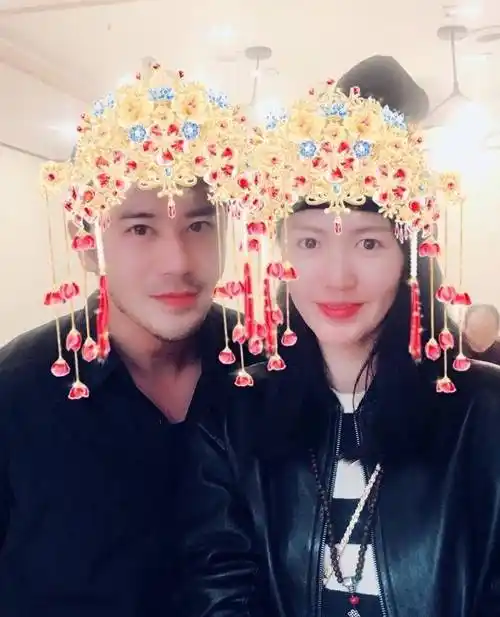 陈亦飞公布与谭维维结婚,晒二人合照为其庆生:谭老师,生日快乐_祝福