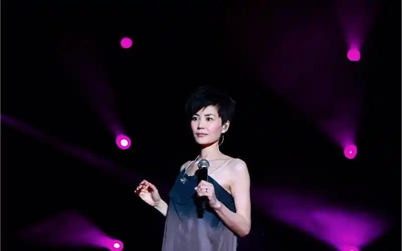 王菲巡唱2011吉隆坡演唱会《暧昧》