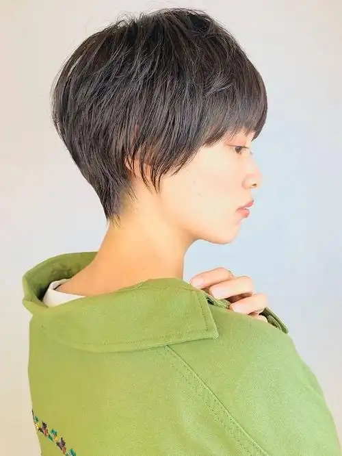 最心动的女士短发露出耳朵就是不一样利落个性还自然