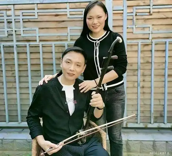 祁隆和乐凡离婚后痛哭流涕既然不愿意分手他为何不选择挽回