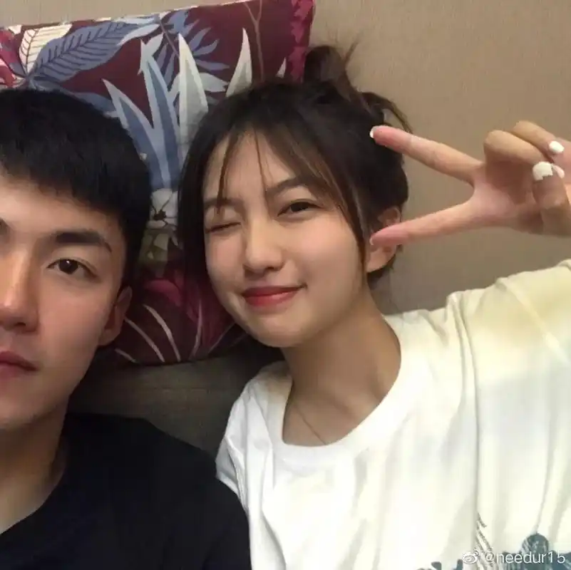 你和另一半的合照有多甜单身狗受到了一万点暴击伤害