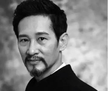 东叔王劲松30岁毅然北漂半辈子演配角曾怒斥年轻演员