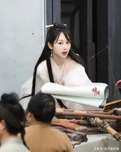 新综艺路透:杨紫古装民国风太惊艳,《沉香如屑》造型拉垮又被嫌