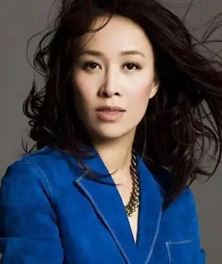 热门 友友们早上好!那英老师的一首(雾里看花)分享给大家, - 抖音