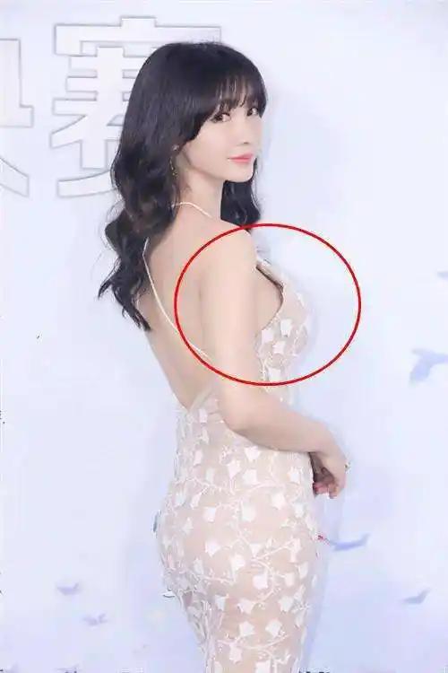 11位"顶级好乳"的女明星,穿上宽松的衣服,也藏不住傲人的胸器|柳岩