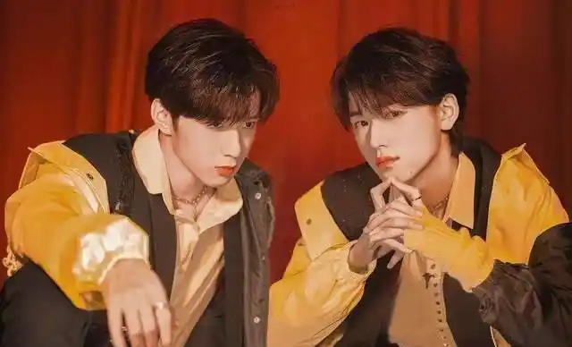 宋亚轩,刘耀文合照cp粉狂欢,冲上热搜后,却被网友吐槽麦麸_照片_公司