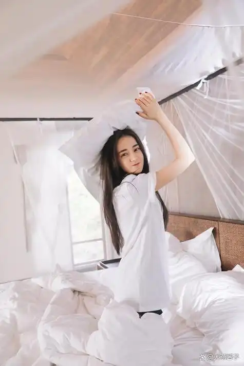 angelababy,原名杨颖,是一位中德混血的演员和模特.