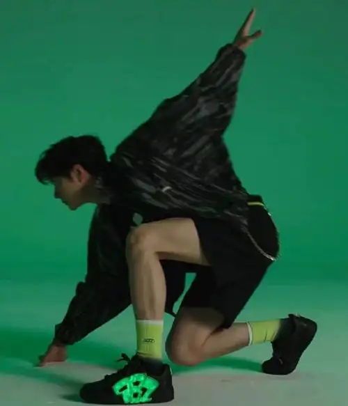 跳舞肌肉线条都感觉特别充满力量嘿嘿(2961ω6129)#王一博