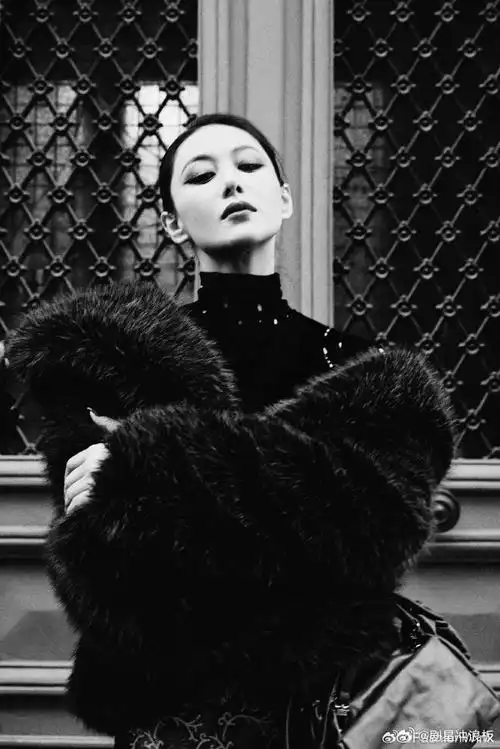 秀场黑白片  好惊艳好大气 是真的超有气质啊~#张馨予黑色高领打底