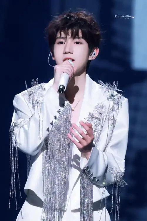 王源欧阳娜娜同航班##王源飞波士顿开启新学期