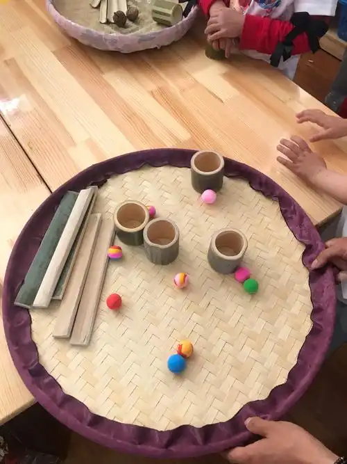 庆六一之自制民族民间玩具,传承民族民间文化.