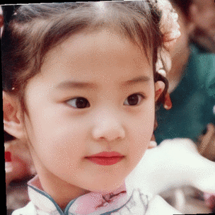 网友补充的更多童年照片刘亦菲十几岁的年纪就出道,作品是《金粉世家