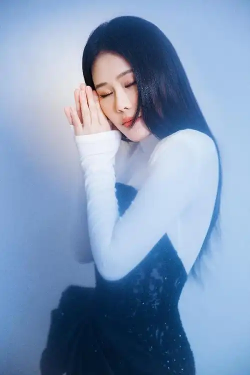 袁娅维深情演绎《有一种悲伤》 袁氏情歌直戳泪腺