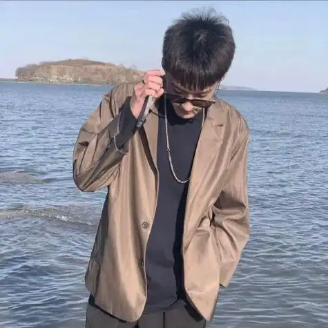 特别好看贴近现实的帅哥生活照头像真实,男生头像图片