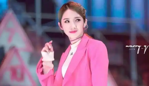 没有代表作,却被捧为"歌坛顶流",网友:还我乐坛"一片净土"