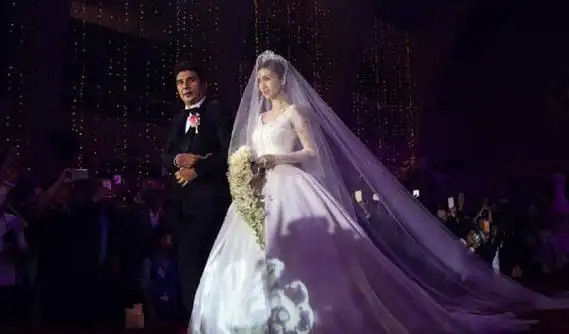 戚薇李承铉婚纱照 虐死了不少单身狗