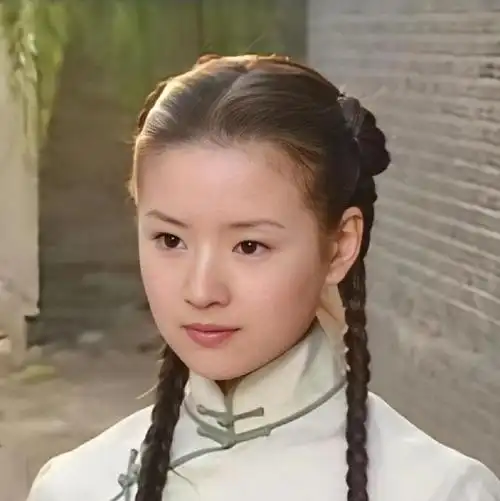 董洁与儿子首封曝光,15岁顶顶明星范足,遗传爸妈高颜值又高又帅