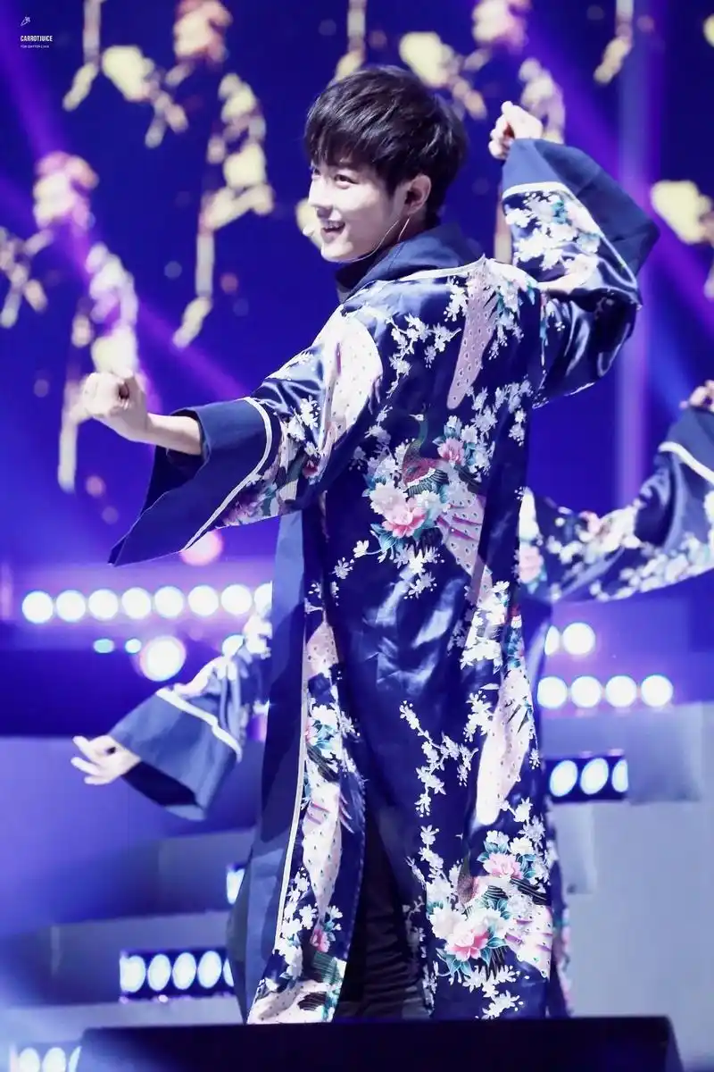 极乐净土肖战 #肖战壁纸  肖战跳的极乐净土太迷人了吧7215 -抖