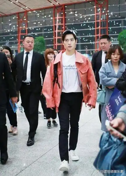 长得玉树临风,却输在"个子矮"上,这6名男星的身高太不靠谱了